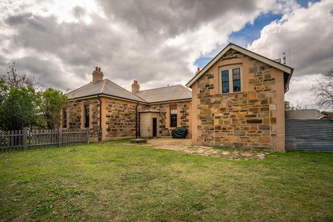Post Office Residence - Yarra Valley Accommodation 5