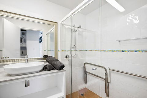 Galleries - 1/28 Peregian Esplanade - Peregian Beach - Yarra Valley Accommodation 7