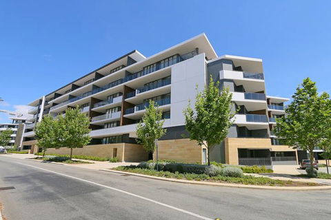 Large Modern 2 Bedroom Apartment Near Lake Claremont - Yarra Valley Accommodation 6