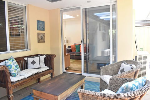 Modern 2 Bedroom Unit Close To CBD - Yarra Valley Accommodation 5
