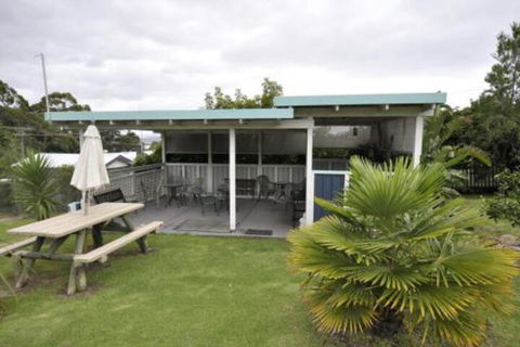 Ballymena Holiday Units - Yarra Valley Accommodation 6