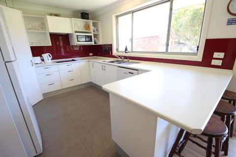 Barefoot Bungalow At Hat Head - Yarra Valley Accommodation 1