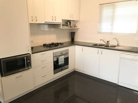 Adelaide Dresscircle Apartments - Archer Street - Yarra Valley Accommodation 6