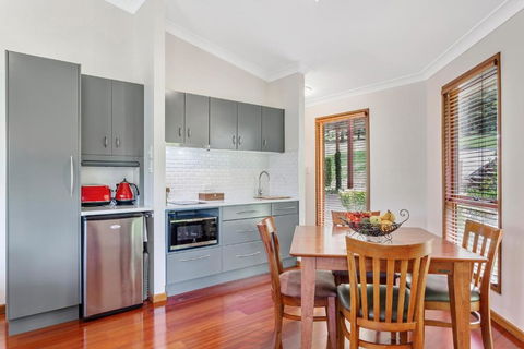 Ravensbourne Escape Tree Tops - Yarra Valley Accommodation 4