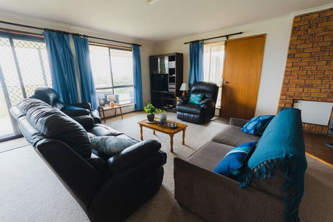 Bruces Waterside Units - Yarra Valley Accommodation 7