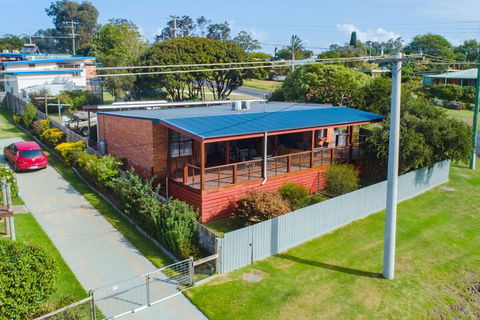 Bruces Waterside Units - Yarra Valley Accommodation 3