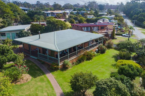 Bruces Waterside Units - Yarra Valley Accommodation 4