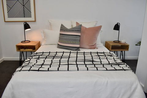 Brand New 2 Bed Apartment With Stunning City Views - Yarra Valley Accommodation 7