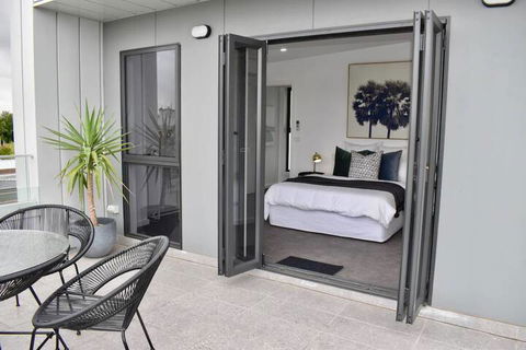 Brand New 2 Bed Apartment With Stunning City Views - Yarra Valley Accommodation 4