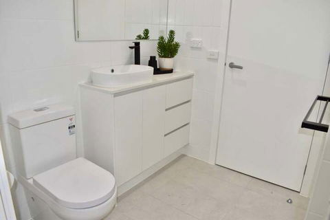 Brand New 2 Bed Apartment With Stunning City Views - Yarra Valley Accommodation 2