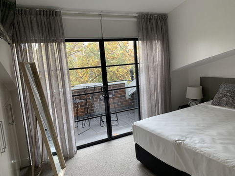 Wentworth Park Road Apartments - Yarra Valley Accommodation 5