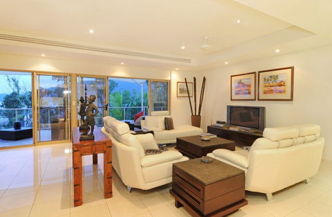 Le Jarden Penthouse Airlie Beach - Yarra Valley Accommodation 6