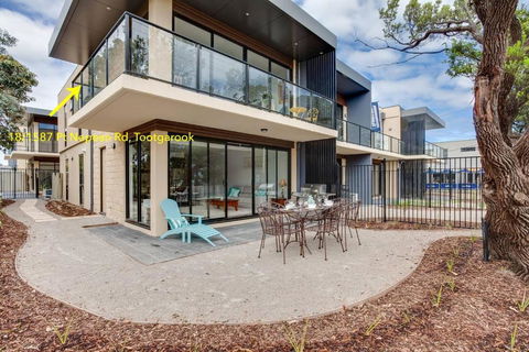 Beautiful Beachfront Apartment At Capel Sound - Yarra Valley Accommodation 3