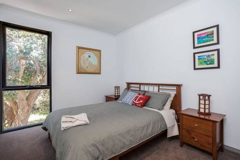 Beautiful Beachfront Apartment At Capel Sound - Yarra Valley Accommodation 2