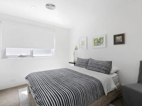 LOUTTIT BAY APARTMENT 2 Main Street With Wifi & Views - Yarra Valley Accommodation 4