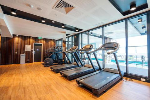A Cut Above The West Pool Rooftop Bar Gym Wifi - Yarra Valley Accommodation 2