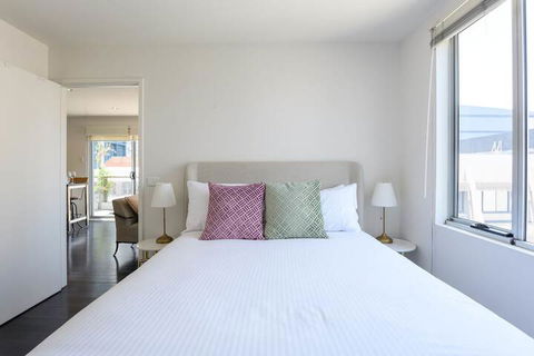 OLIVER Laneway Art Fed Square & Top Restaurants - Yarra Valley Accommodation 1