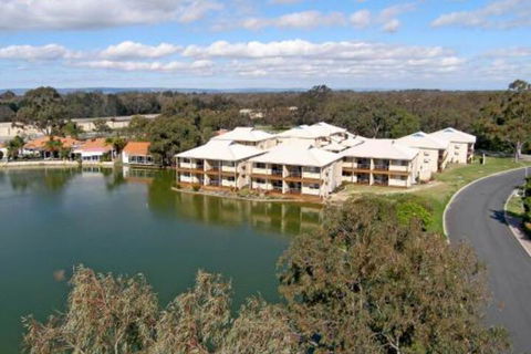 Lakeside Holiday Apartments - Yarra Valley Accommodation 0