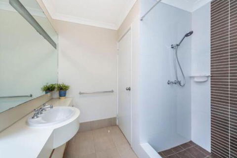 Lakeside Holiday Apartments - Yarra Valley Accommodation 4