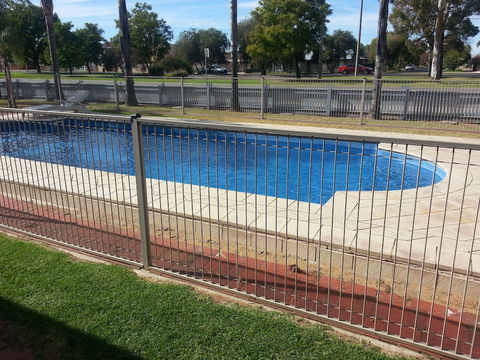 Sunraysia Motel & Holiday Apartments - Yarra Valley Accommodation 1