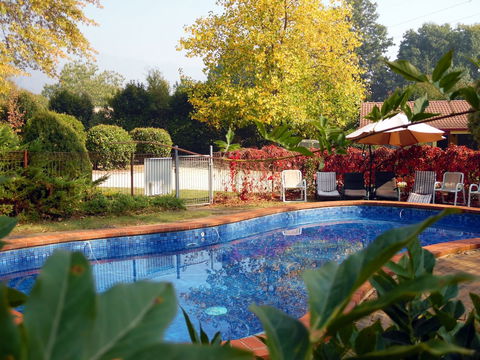 Bright Highland Valley Cottages - Yarra Valley Accommodation 3
