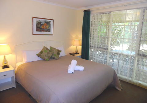 Bright Highland Valley Cottages - Yarra Valley Accommodation 6