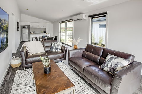 Bright Highland Valley Cottages - Yarra Valley Accommodation 4