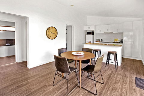 Bright Highland Valley Cottages - Yarra Valley Accommodation 5