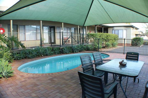 Lake Forbes Motel - Yarra Valley Accommodation 3