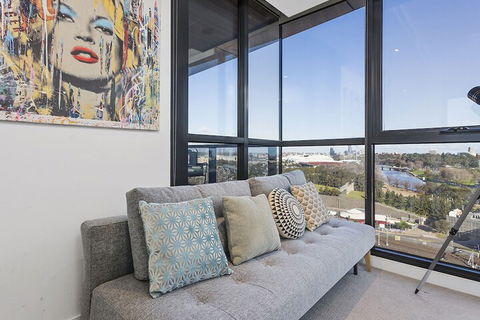 LAURENT Views Of MCG & Yarra River + Fed Square - Yarra Valley Accommodation 4
