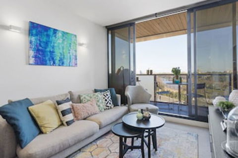 LAURENT Views Of MCG & Yarra River + Fed Square - Yarra Valley Accommodation 0