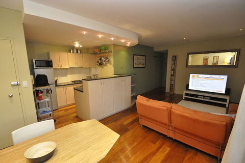 Glebe Fully Furnished 1 BDR Apart 47 ROS - Yarra Valley Accommodation 5