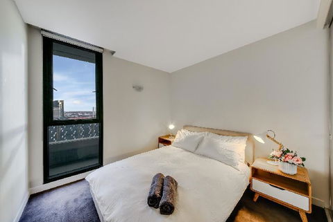 A Modern 2BR CBD Apt City Views FREE Parking - Yarra Valley Accommodation 6