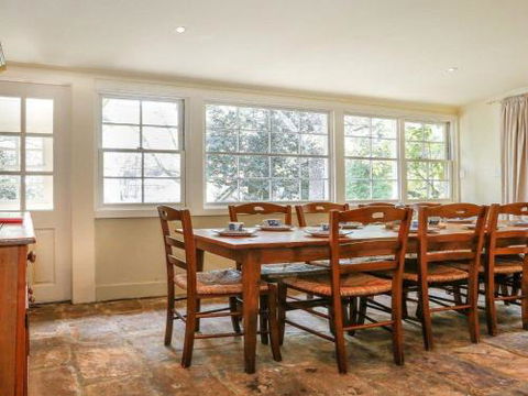 LAVENDER COTTAGE Alpine Southern Highlands 4pm Check Out Sundays - Yarra Valley Accommodation 4