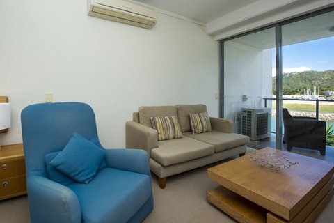 Blue On Blue Studio Room 1222 - Yarra Valley Accommodation 3