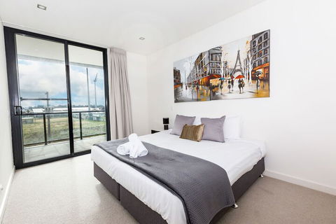 Trendy Self Contained City Apartment - Yarra Valley Accommodation 6