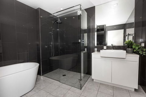 Trendy Self Contained City Apartment - Yarra Valley Accommodation 5