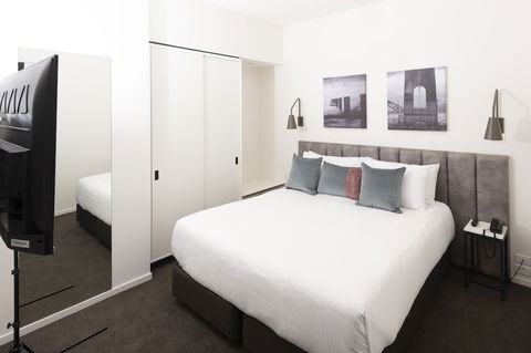 R Hotel Geelong - Yarra Valley Accommodation 6