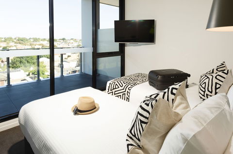 R Hotel Geelong - Yarra Valley Accommodation 2