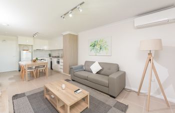 Lakeview Apartment Suite 16 - Yarra Valley Accommodation 2