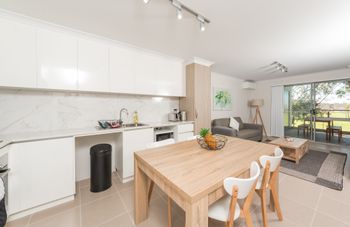 Lakeview Apartment Suite 16 - Yarra Valley Accommodation 6