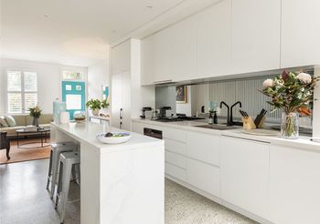 Stunning Executive Home In Glebe - Yarra Valley Accommodation 3