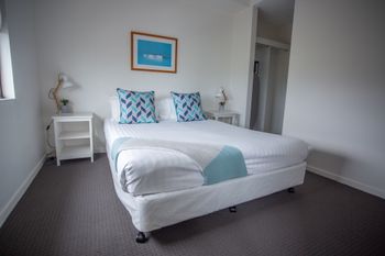 Watt Street 1 BR Apartment W Ocean Views - Yarra Valley Accommodation 3