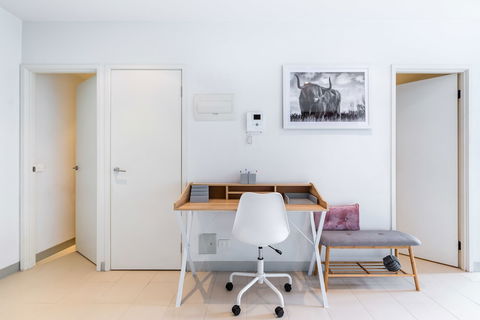 Ella, 1BDR Melbourne Apartment - Yarra Valley Accommodation 5