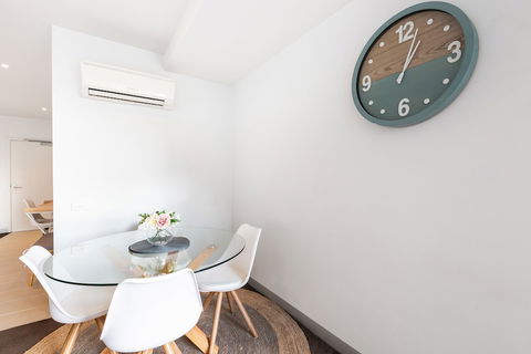 Ella, 1BDR Melbourne Apartment - Yarra Valley Accommodation 4