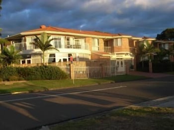 Lake Haven Motor Inn & Palms Restaurant - Yarra Valley Accommodation 1