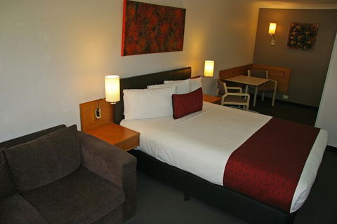 Hermitage Motor Inn - Yarra Valley Accommodation 6