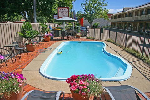 Hermitage Motor Inn - Yarra Valley Accommodation 3