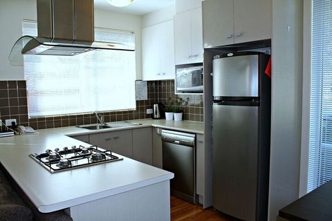 Adelaide DressCircle Apartments Childers Street - Yarra Valley Accommodation 3