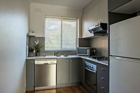 Adelaide DressCircle Apartments Childers Street - Yarra Valley Accommodation 7
